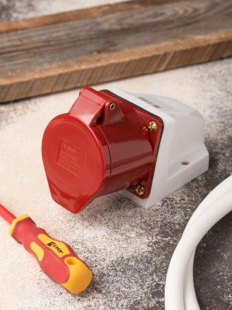 Розетка стационарная наружная 125 3Р+РЕ+N 32А 380В IP44 EKF PROxima | ps-125-32-380 | EKF — фото