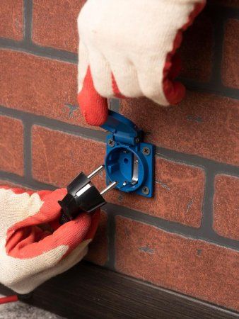 Розетка 112 панельная скрытая с крышкой 2Р+PЕ 16А 220В IP44 EKF | ps-112-16-220 | EKF — фото