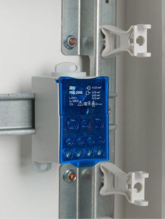 Блок распределительный на DIN-рейку РБД-250А | RBD-250 | IEK — фото